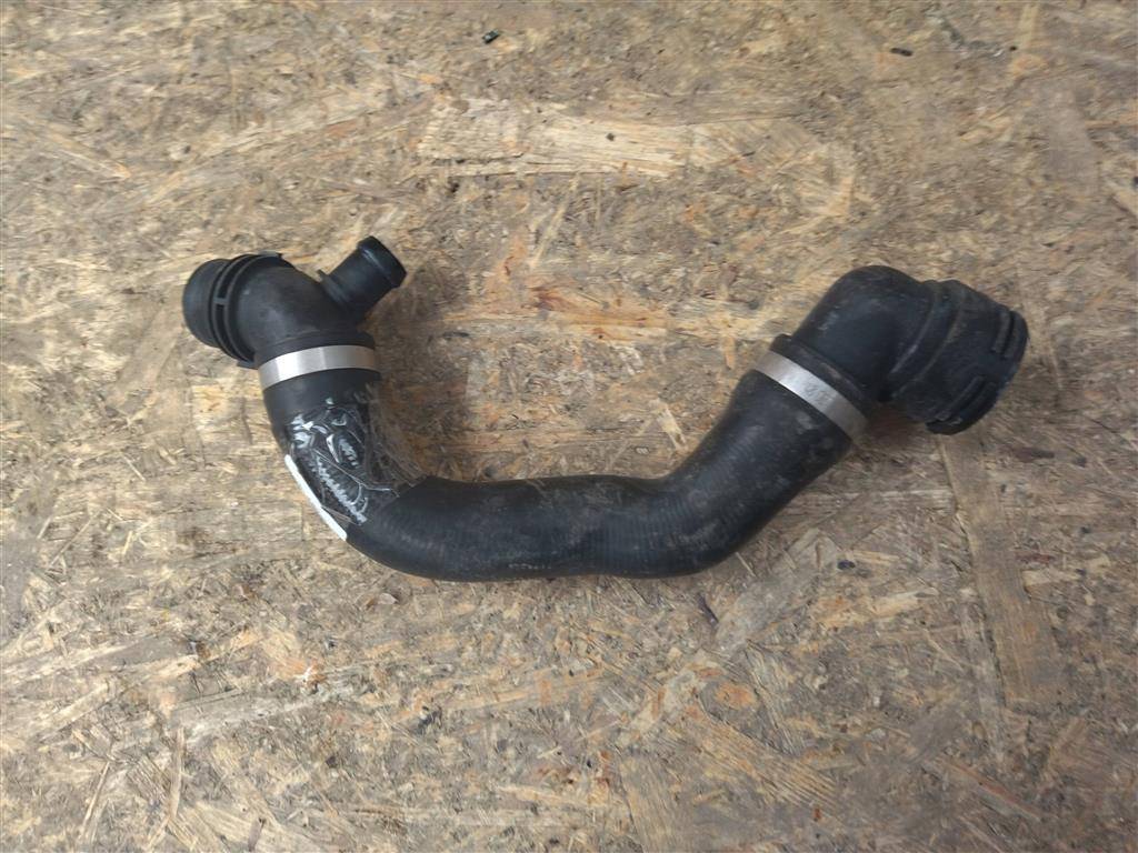 патрубок радиатора Mercedes-Benz E-Класс W213/S213/C238/A238 W213 2017, 2.0 л., CDi, дизель, АКПП, задний привод, A2135014100, A2135014100 - фото №1