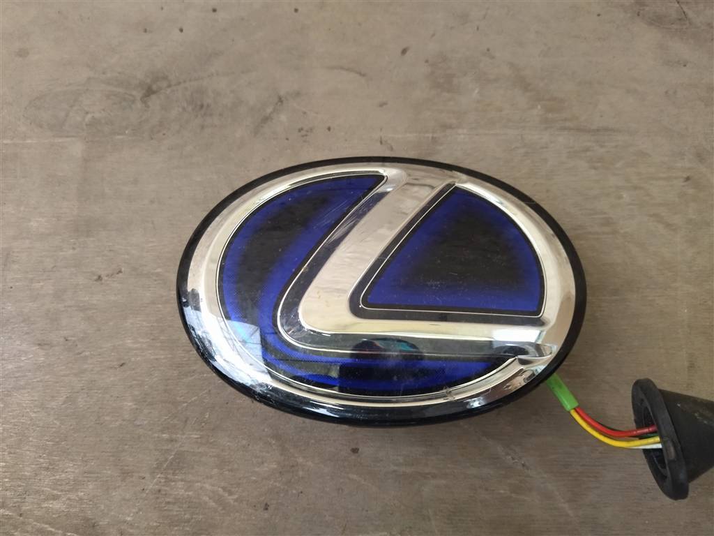 эмблема Lexus RX 4 поколение 2017, 3.0 л., бензин, АКПП, передний привод, 891A0-48020, 891A048020 - фото №1