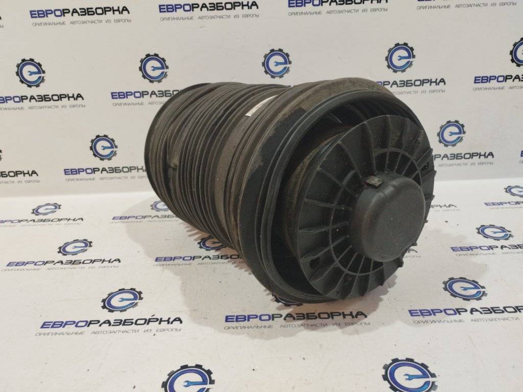 пневмоподушка Maserati Levante 1 поколение M161 2016, 3.0 л., D, дизель, 670037519 - фото №1