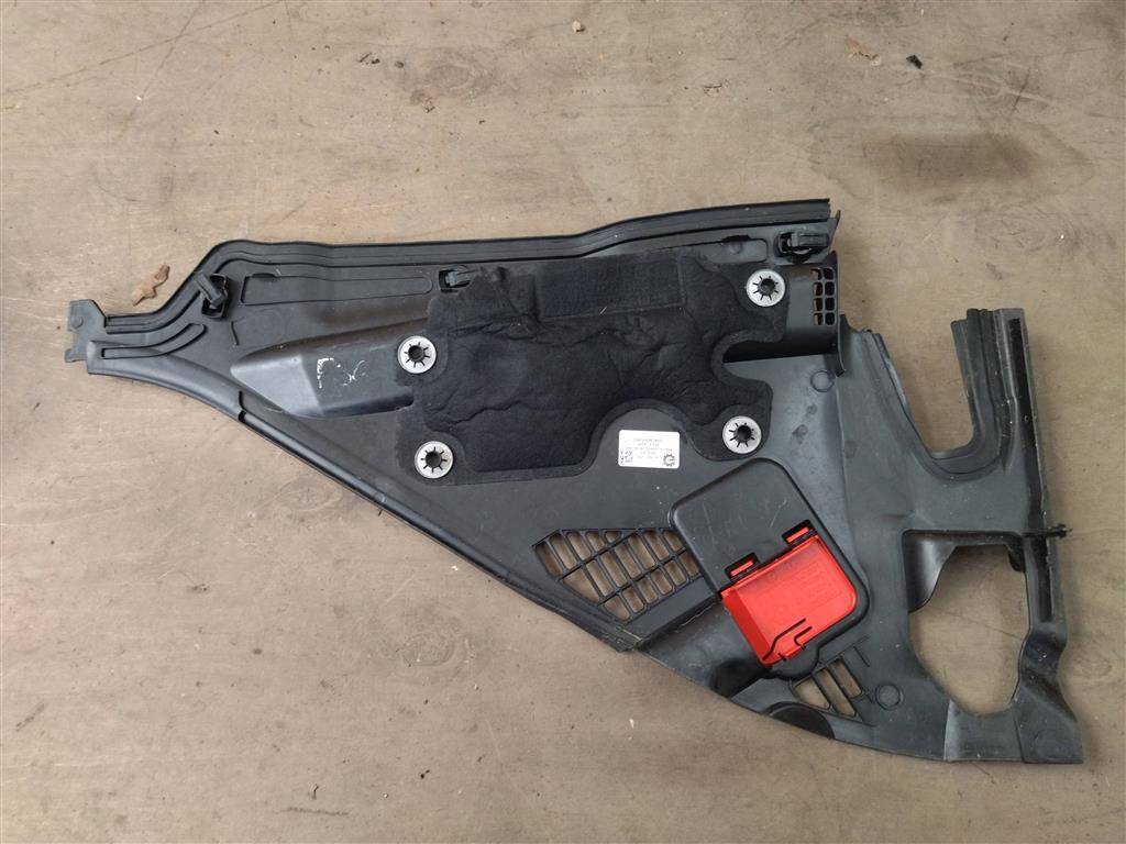 пластик BMW 4 серия F32/F33 2016, 2.0 л., дизель, АКПП, передний привод, 64319353042, 9353042, 64319353042, 64319206485 - фото №1