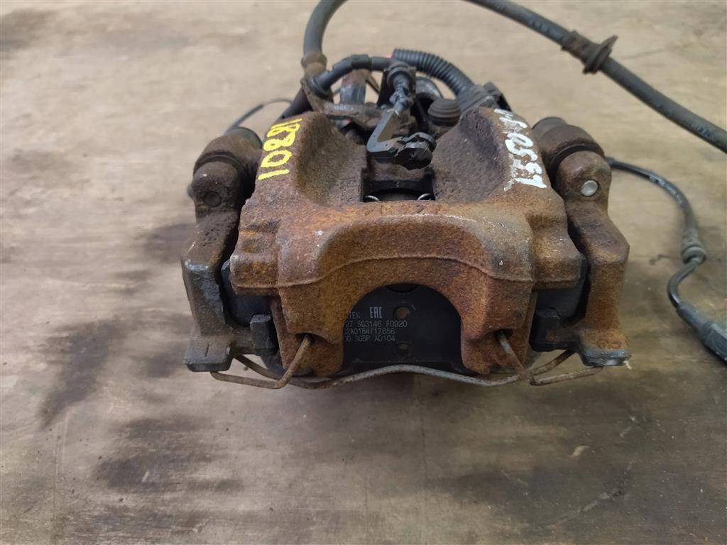 суппорт задний правый Land Rover Discovery Sport 1 поколение L550 2016, 2.0 л., дизель, АКПП, передний привод, LR061380, LR061380, FK722552AA, FK722552AB, LR113706 - фото №1