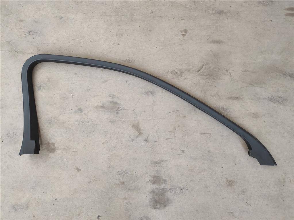 накладка двери (крышки) багажника Bentley Continental Flying Spur 1 поколение 2012, 6.0 л., бензин, АКПП, серый, передний привод, 3W5867587F, 3W5867587F - фото №1