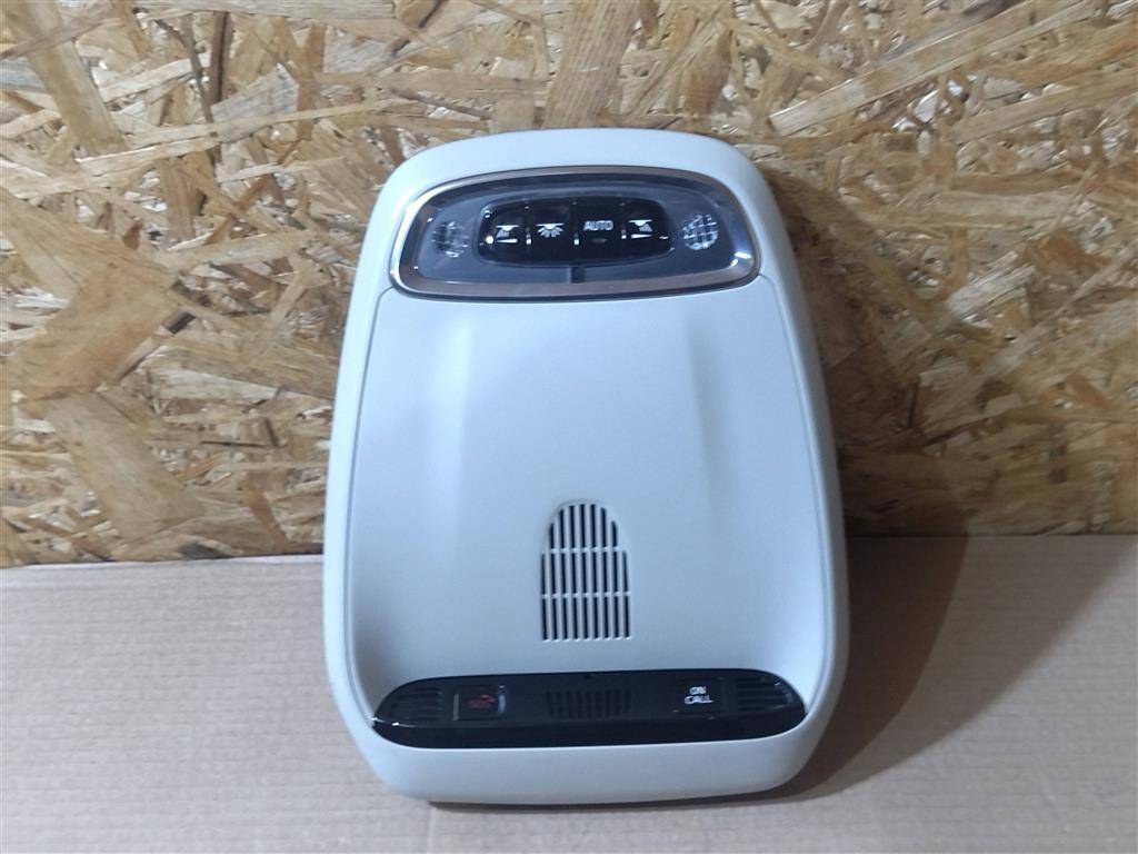 фонарь салона (плафон) Volvo XC90 2 поколение 2019, 2.0 л., дизель, АКПП, передний привод, 31479613, 31479613 - фото №1