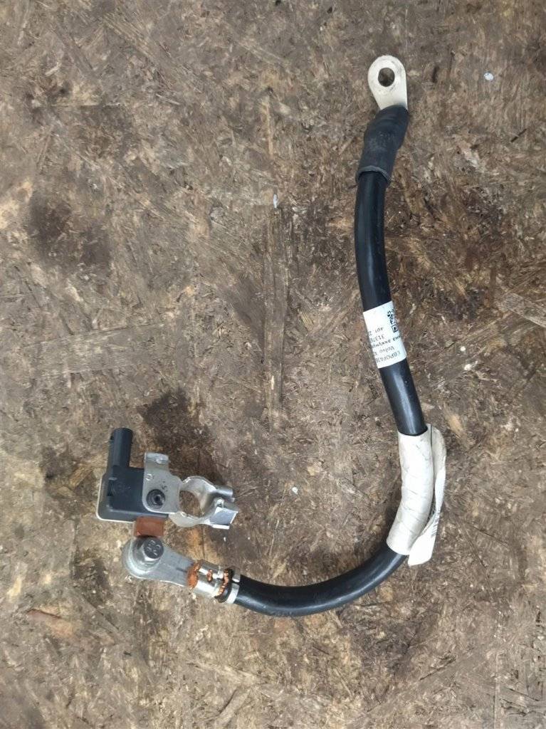 Клемма АКБ минус Volvo XC90 2 поколение 2019, 2.0 л., дизель, АКПП, передний привод, 31376758, 31376758 - фото №1