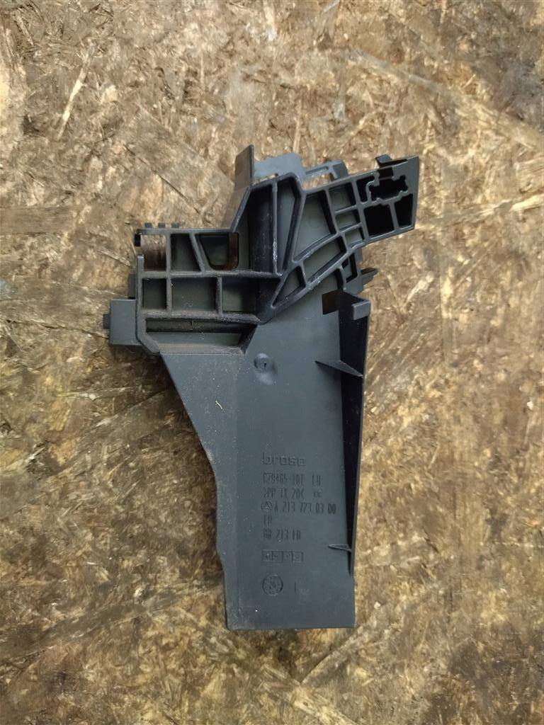 кронштейн (крепление) Mercedes-Benz E-Класс W213/S213/C238/A238 W213 2017, 2.0 л., CDi, дизель, АКПП, задний привод, A2137230300, A2137230300 - фото №1