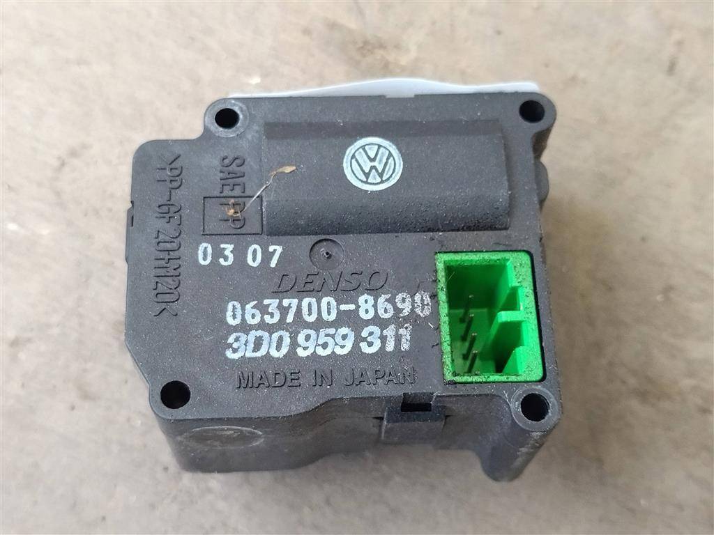 Моторчик Bentley Continental GT 1 поколение 2007, 6.0 л., бензин, АКПП, передний привод, 3D0959311, 3D0959311 - фото №1