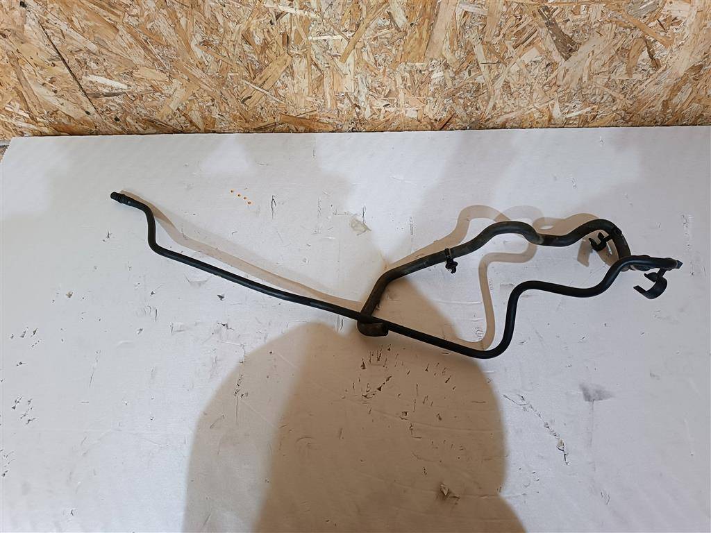 патрубок (трубопровод, шланг) Volvo XC90 2 поколение 2019, 2.0 л., бензин, АКПП, передний привод, 31492276, 31492276 - фото №1