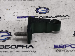 петля двери Bentley Bentayga 1 поколение [рестайлинг] 4V1 2023, 4.0 л., TFSI, DCU, бензин, АКПП, темно-зеленый перламутр, внедорожник 5 дв., полный привод, правый руль, 4M0831404A