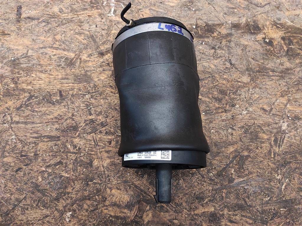 пневмоподушка Land Rover Discovery 5 поколение L462 2020, 3.0 л., дизель, АКПП, передний привод, LR081576, LR081576, HY32-5580-AA - фото №1