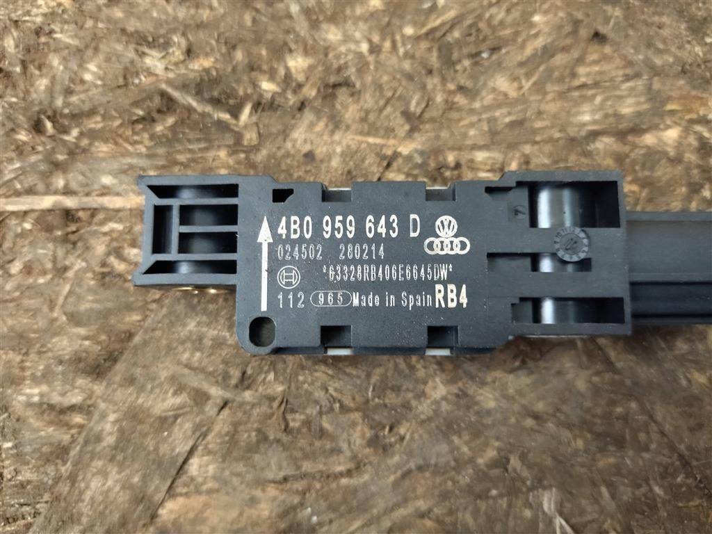 датчик (прочие) Bentley Continental GT 2 поколение 2015, 4.0 л., TFSI, бензин, АКПП, передний привод, 4B0959643D, 4B0959643D, 4B0959643 - фото №1