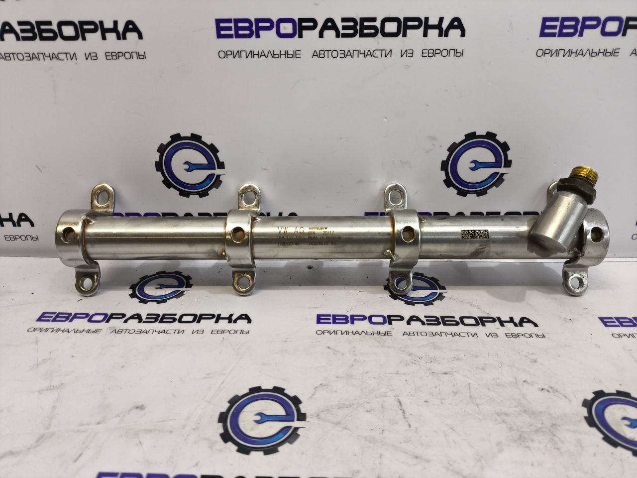 топливная рампа Audi SQ5 FY 2018, 3.0 л., TFSI, бензин, АКПП, передний привод, 06M133315L - фото №1