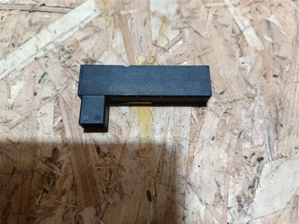 антенна Volvo XC90 2 поколение 2019, 2.0 л., дизель, АКПП, передний привод, 31346697, 31346697 - фото №1