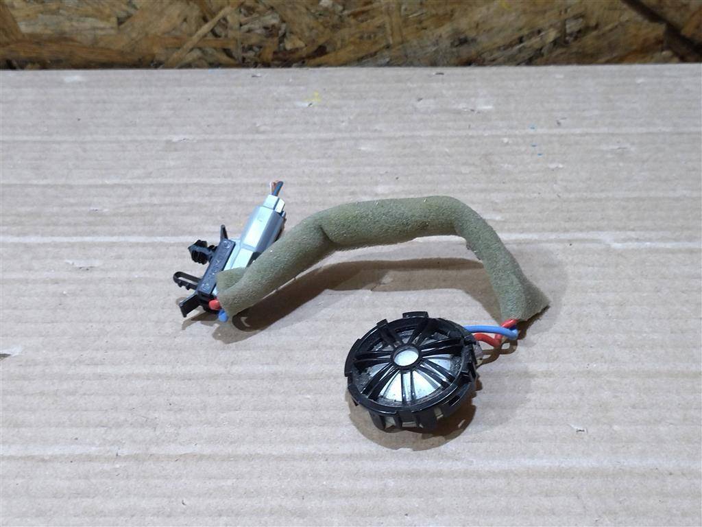 динамик Land Rover Discovery Sport 1 поколение L550 2017, 2.0 л., дизель, АКПП, передний привод, BJ3218808AC, C2Z22814, LR025875, BJ3218808AC - фото №1