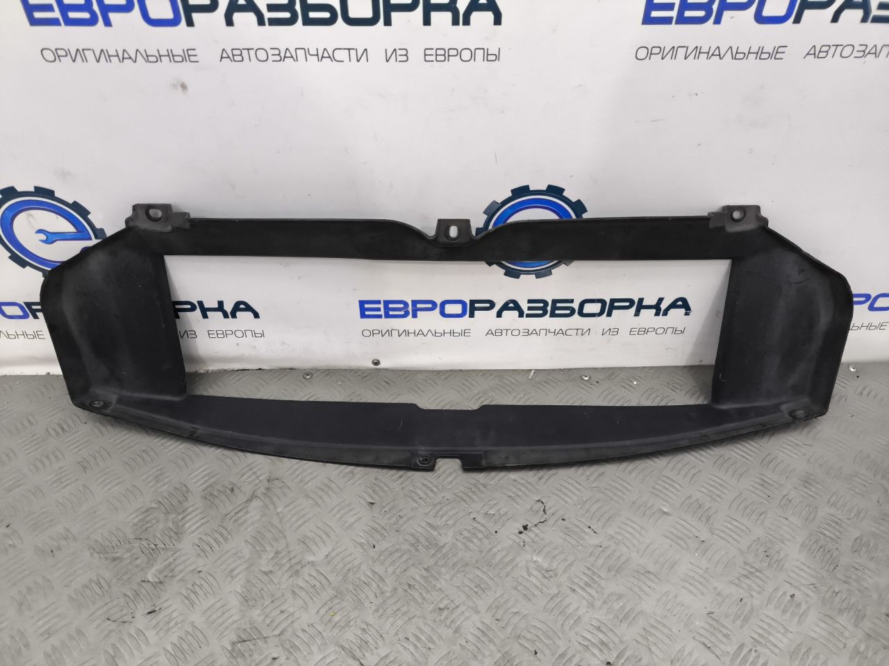 воздуховод (дефлектор) радиатора Maserati Levante 1 поколение M161 2019, 3.0 л., бензин, АКПП, 670033498 - фото №1