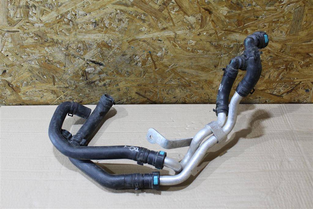 патрубок отопителя (печки) Land Rover Range Rover 4 поколение L405 2014, 4.4 л., дизель, АКПП, полный привод, правый руль, CPLA18B402HC, CPLA18B402HC, LR034600 - фото №1