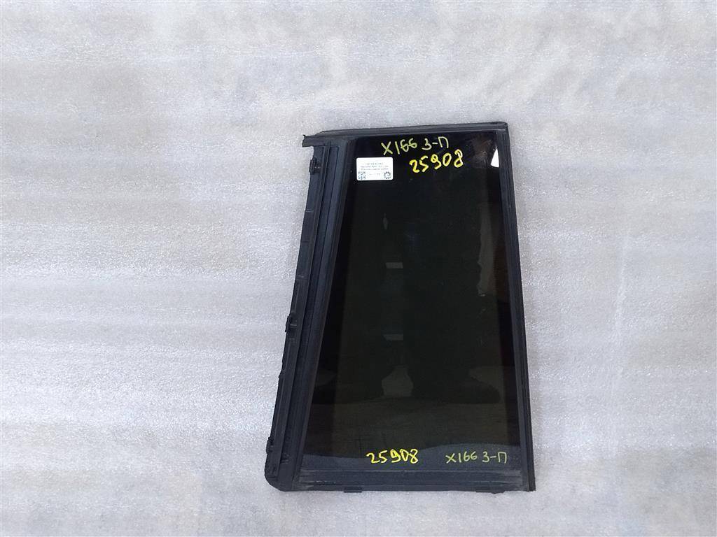 форточка задняя правая Mercedes-Benz GLS-Класс X166 2019, 3.0 л., CDi, дизель, АКПП, передний привод, A1667300855, A1667300855 - фото №1