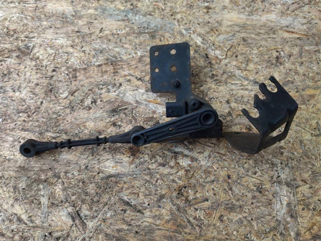 датчик дорожного просвета Land Rover Discovery 5 поколение L462 2019, 3.0 л., дизель, АКПП, передний привод, JPLA3D026BA, JPLA3D026BA, 304259, HPLA-3C301-AA, HPLA-3C301-BA, LR098915 - фото №1