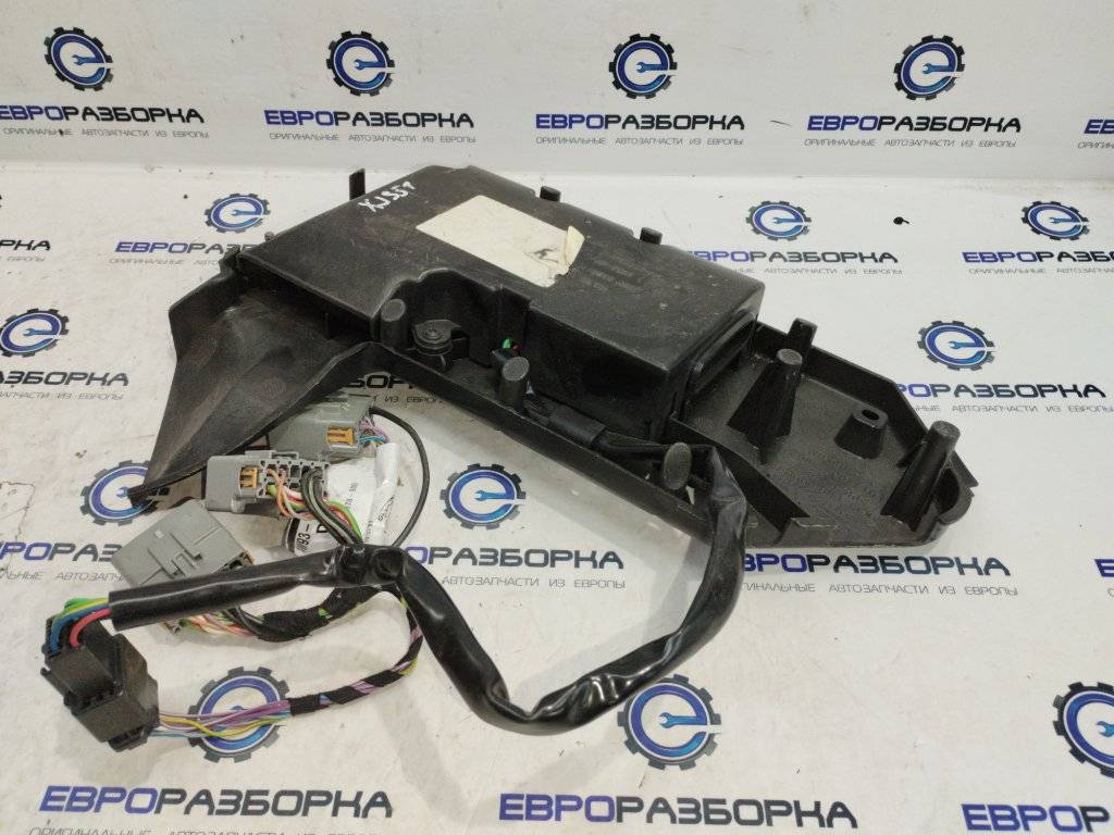 подогрев сиденья (мат) заднего Jaguar XJ 4 поколение X351 2010, 3.0 л., дизель, АКПП, передний привод, LR031471, AW9314B663AD, C2D26815, LR031471 - фото №1