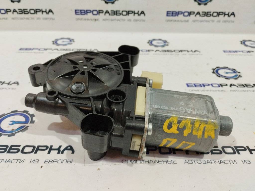 моторчик стеклоподъемника передний правый Audi Q7 4M 2018, 3.0 л., TDi, CZZ, дизель, АКПП, серый, внедорожник 5 дв., полный привод, правый руль, 4M0959801DE, 8W0959801 - фото №1