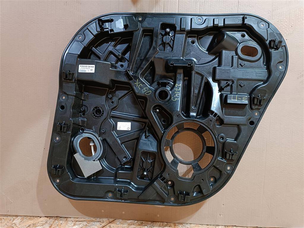 стеклоподъемник задний правый Volvo XC90 2 поколение 2019, 2.0 л., бензин, АКПП, передний привод, 31349765, 31349765 - фото №1