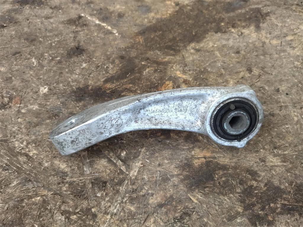 стойка стабилизатора Mercedes-Benz E-Класс W213/S213/C238/A238 W213 2017, 2.0 л., CDi, дизель, АКПП, передний привод, A2053230717, A2053230717 - фото №1