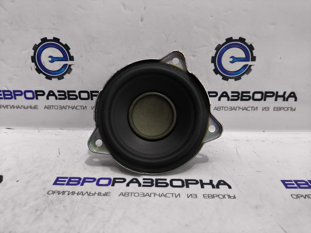 динамик Land Rover Discovery Sport 1 поколение L550 2016, 2.0 л., дизель, АКПП, передний привод, LR061036, FK7218808BA - фото №1