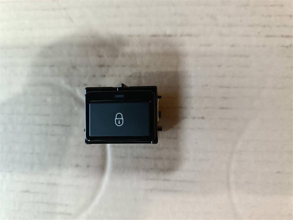 кнопка центрального замка Jaguar XE 1 поколение X760 2015, 2.0 л., дизель, АКПП, передний привод, GX7314017FC, GX7314017FC, T2H6078 - фото №1