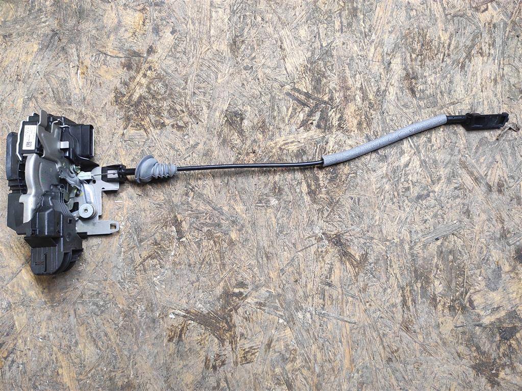 замок двери Volvo XC90 2 поколение 2018, 2.0 л., дизель, АКПП, передний привод, 31462456, 31462456 - фото №1