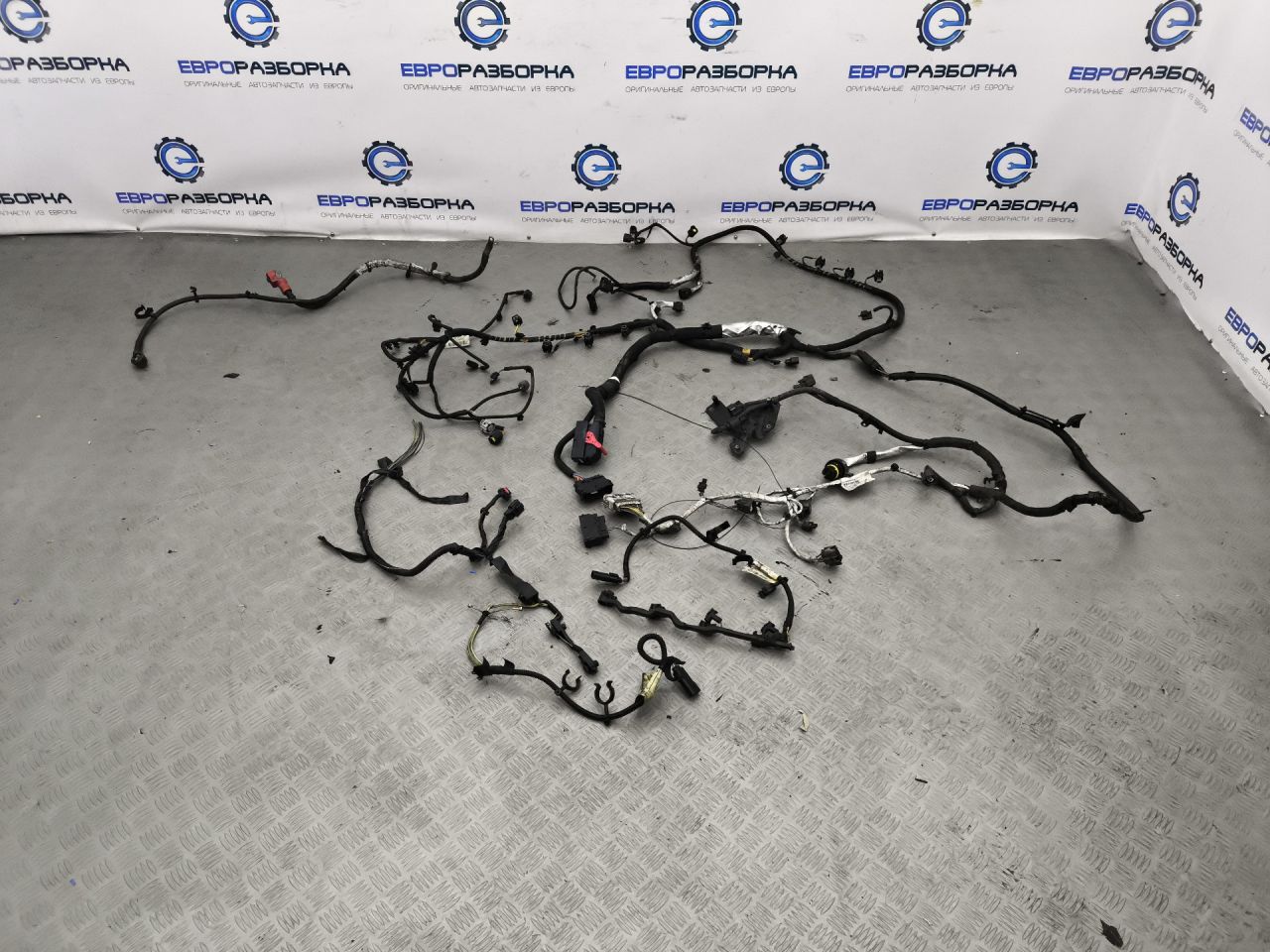 проводка двигателя Land Rover Range Rover 4 поколение L405 2015, 4.4 л., дизель, АКПП, полный привод, правый руль, LR036132, CK529H589AC, CK529H589AD - фото №1