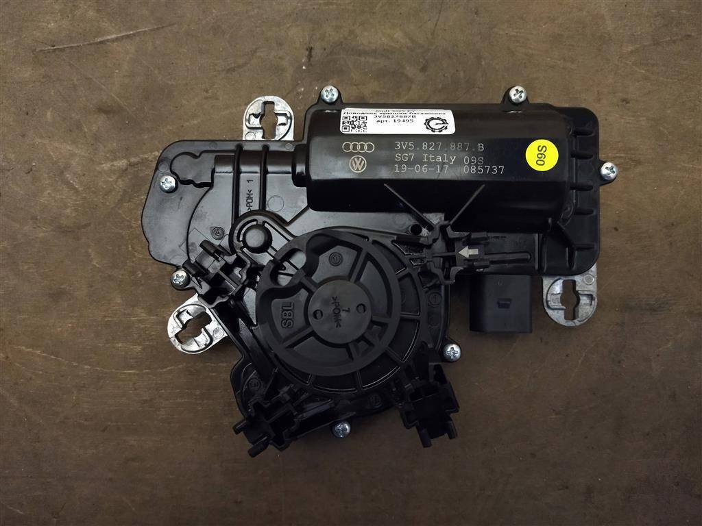 активатор замка багажника Audi SQ5 FY 2018, 3.0 л., TFSI, бензин, АКПП, передний привод, 3V5827887B, 3V5827887B - фото №1