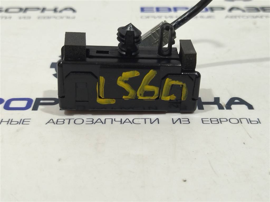 усилитель антенны Land Rover Range Rover Velar 1 поколение L560 2018, 2.0 л., бензин, АКПП, передний привод, FW9319C024AB, C2D48475, FW9319C024AB - фото №1