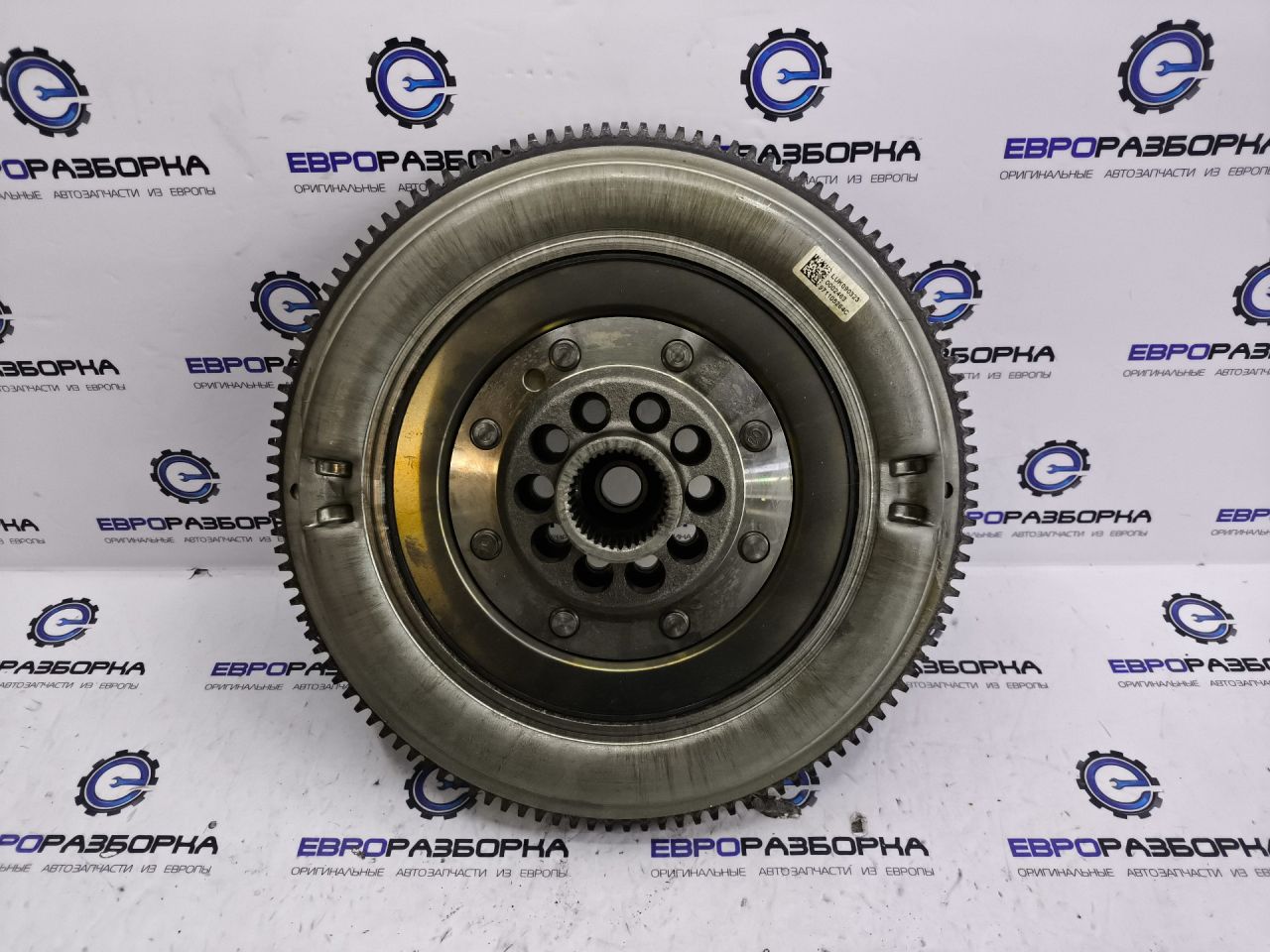 маховик Bentley Continental GT 3 поколение 2023, 4.0 л., CVD, бензин, АКПП, красный, купе, полный привод, правый руль, 971105264C - фото №1