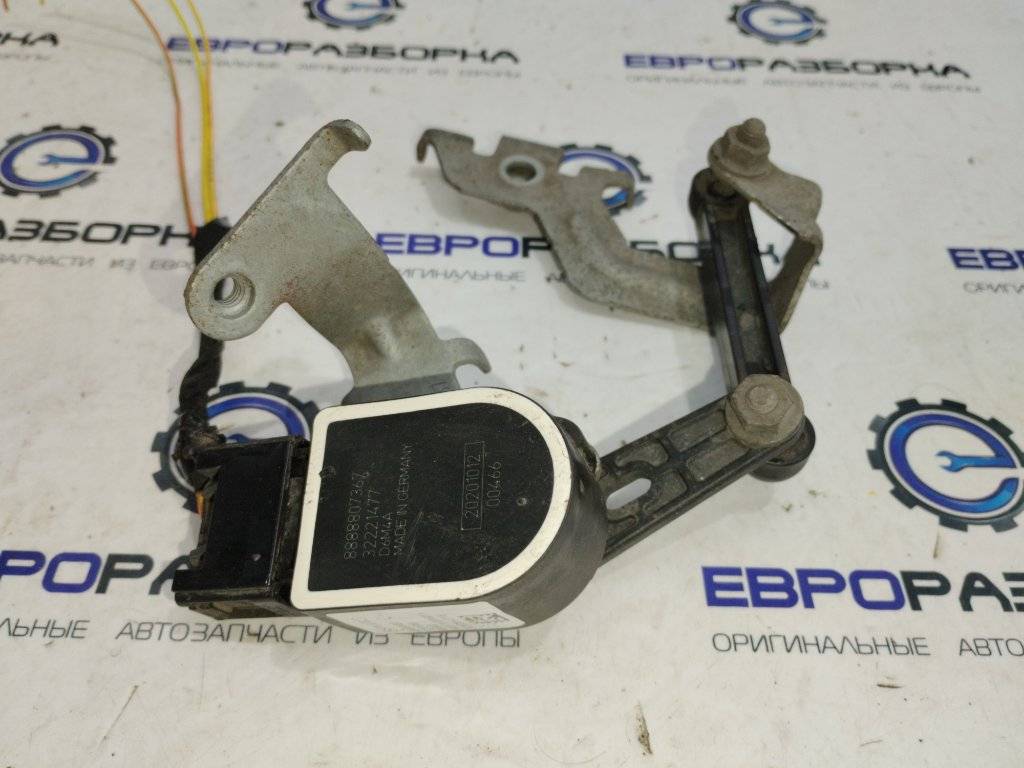 датчик дорожного просвета передний Volvo XC40 1 поколение 2020, 1.5 л., бензин, denim blue, правый руль, 32221477 - фото №1