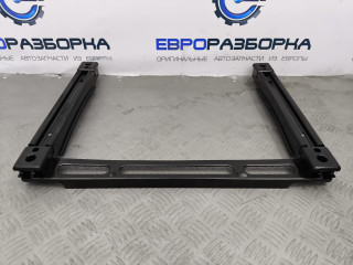 кронштейн (крепление) Bentley Bentayga 1 поколение [рестайлинг] 4V1 2023, 4.0 л., TFSI, DCU, бензин, АКПП, темно-зеленый перламутр, внедорожник 5 дв., полный привод, правый руль, 4M0881677A