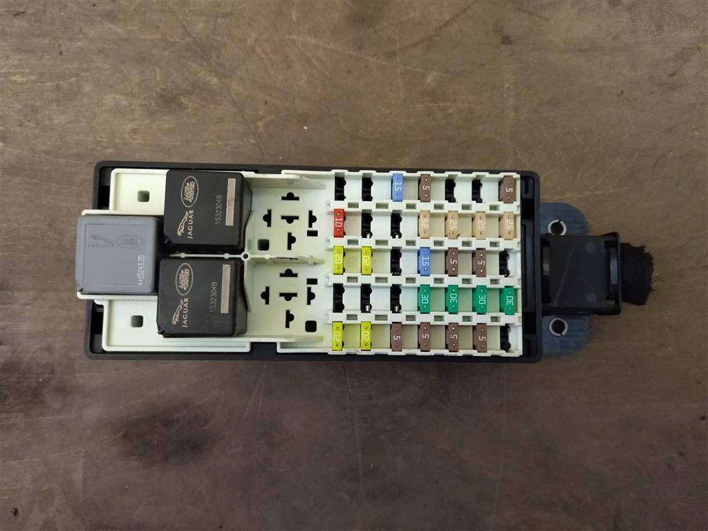 блок предохранителей Jaguar XE 1 поколение X760 2015, 2.0 л., дизель, АКПП, передний привод, T4N11818, T4N11818, GX7314A481DA - фото №1