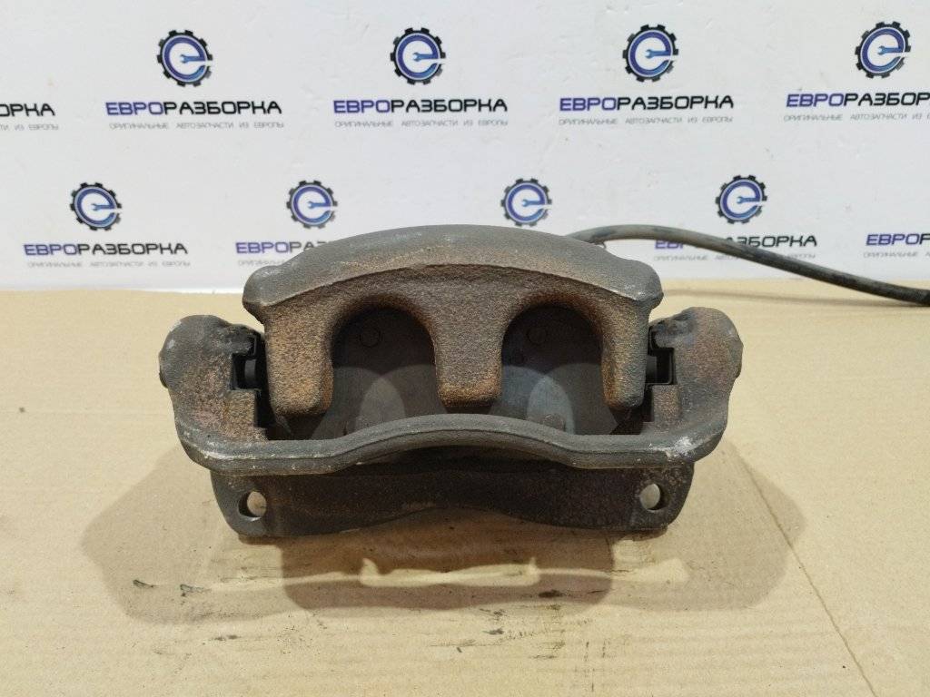 суппорт передний правый Mercedes-Benz X-Класс 1 поколение 2018, 2.0 л., дизель, АКПП, черный, полный привод, правый руль, A4704207000, 82241H06, A4704207000 - фото №1