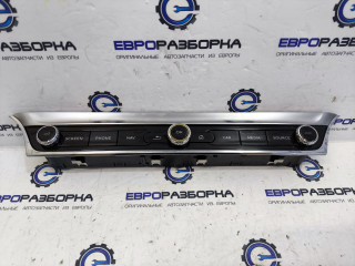 панель управления магнитолой Bentley Continental GT 3 поколение 2023, 4.0 л., CVD, бензин, АКПП, красный, купе, полный привод, правый руль, 3SA925302B