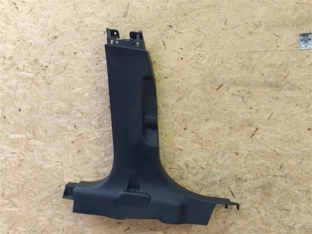 обшивка стойки Maserati Quattroporte 6 поколение 2014, 3.0 л., дизель, АКПП, передний привод, 670012577, 670012577, 670012575, 670012576, 670012578, FA00AAF91959 - фото №1