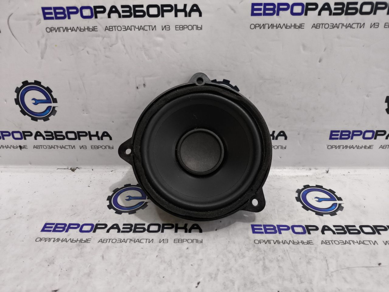 динамик Land Rover Range Rover 4 поколение L405 2015, 4.4 л., дизель, АКПП, полный привод, правый руль, BJ3218808BB, LR025876 - фото №1