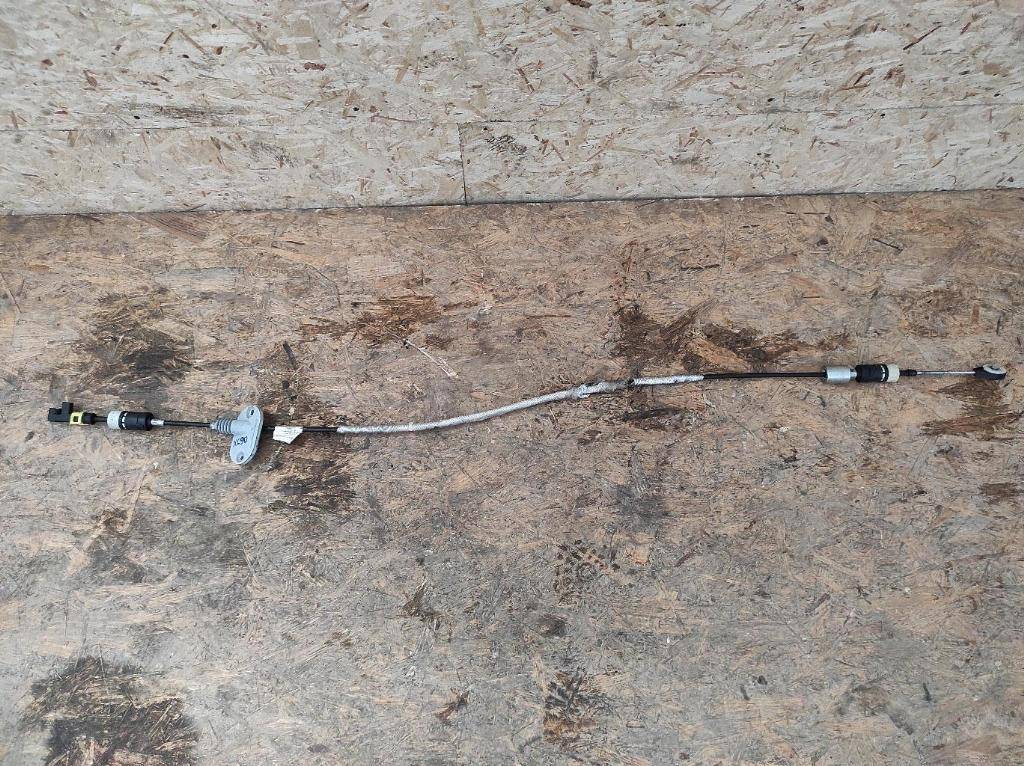 трос кулисы КПП Volvo XC90 2 поколение 2018, 2.0 л., дизель, АКПП, передний привод, 31492811, 31492811 - фото №1