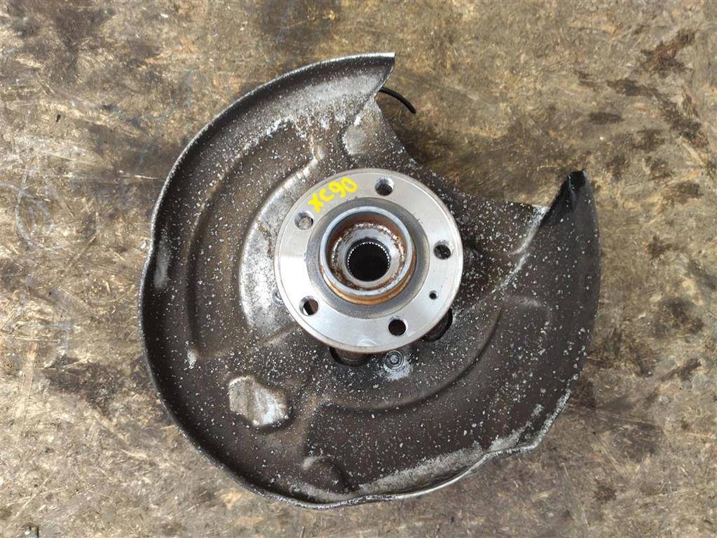 кулак задний правый Volvo XC90 2 поколение 2019, 2.0 л., дизель, АКПП, передний привод, 32395004, 32370046, 31658319, 31658319 - фото №1