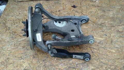 кулак задний правый Land Rover Range Rover Sport 2 поколение L494 2017, 3.0 л., дизель, АКПП, передний привод, LR043593, DPLA5A968AB, LR043593 - фото №1