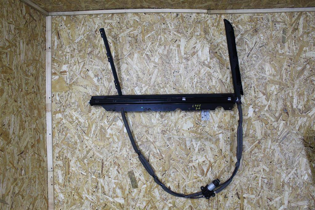 Солнцезащитная шторка двери Land Rover Range Rover 4 поколение L405 2014, 4.4 л., дизель, АКПП, полный привод, правый руль, LR066373, EK52246A41AH - фото №1