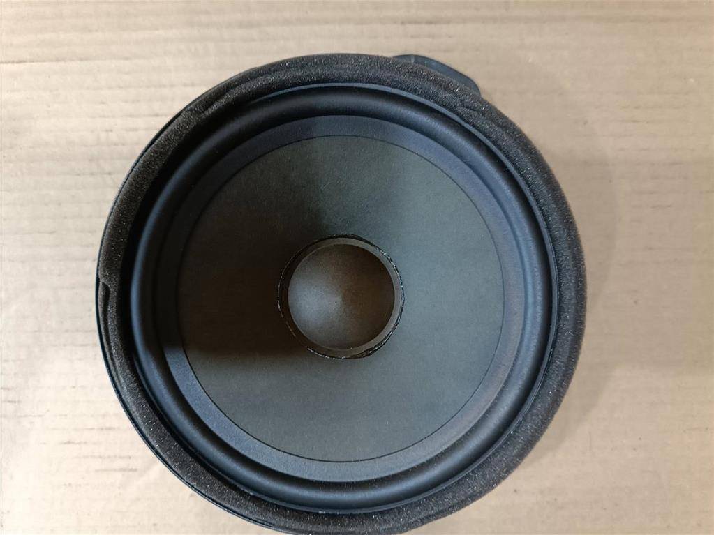 динамик высокочастотный (пищалка) Jaguar XE 1 поколение X760 2015, 2.0 л., дизель, АКПП, передний привод, GX7318808CD, LR115556, T2H15891, T2H30819, GX7318808CE, GX7318808CD - фото №1