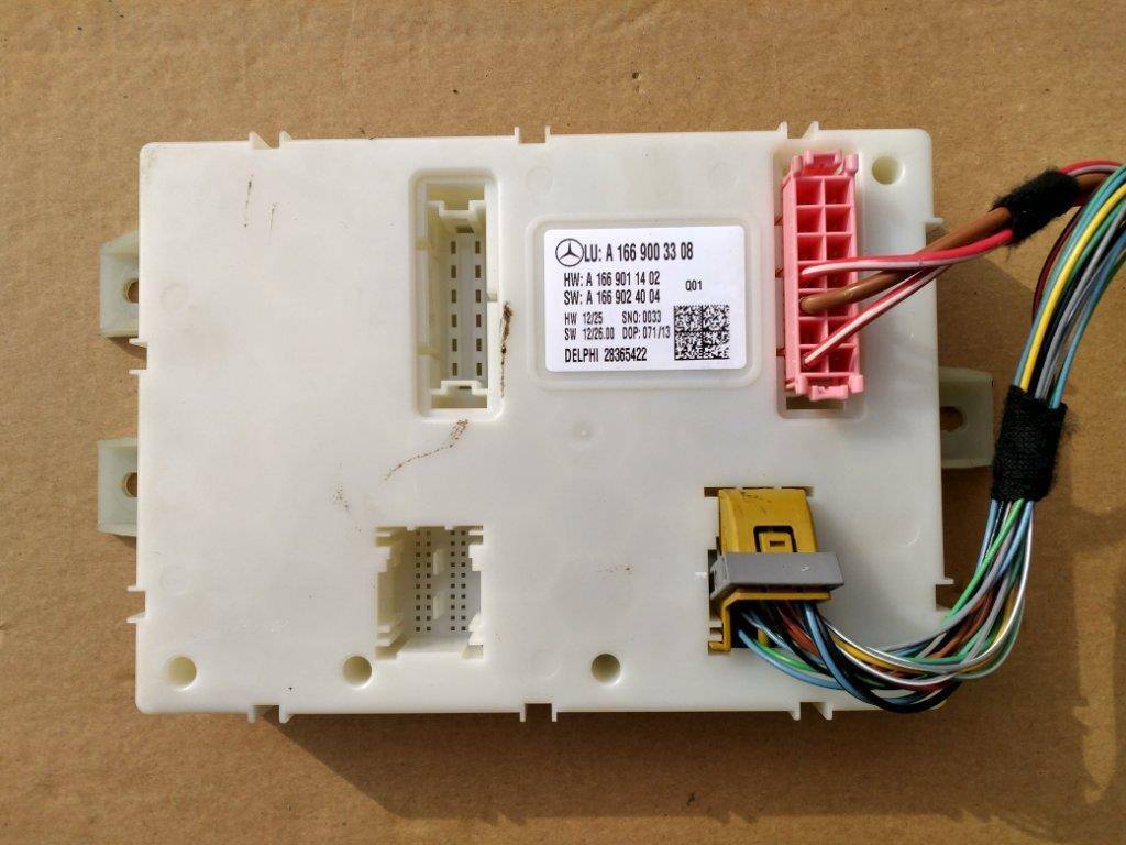 блок управления камерой Mercedes-Benz M-Класс W166 2013, 3.0 л., CDi, дизель, АКПП, передний привод, A1669006908, A1669000106, A1669006209, A1669008721, A1669006908, A1669001812, A1669003217, A1669009121 - фото №1