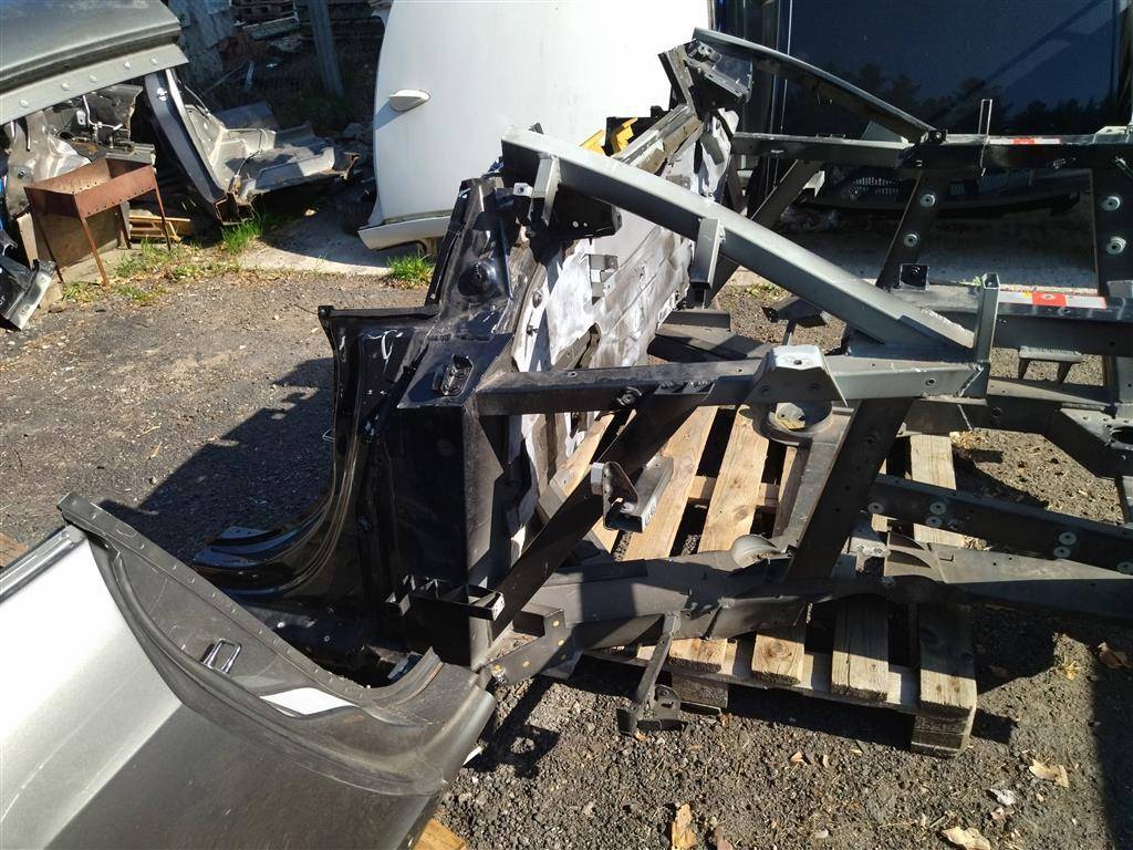 задняя часть кузова (тазик) Audi R8 42 2008, 4.0 л., TFSI, бензин, АКПП, купе, передний привод, 420805011G, 420805021A, 420805101E, 420805101F, 420805102E, 420805102F, 420805102K, 420805139C, 420805140C, 420805241E, 420805563E, 420805851B, 420806668, 420813021E, 420817021E, 420863251, 420863362H1F9, 42B8633624PK, 420805011G - фото №1