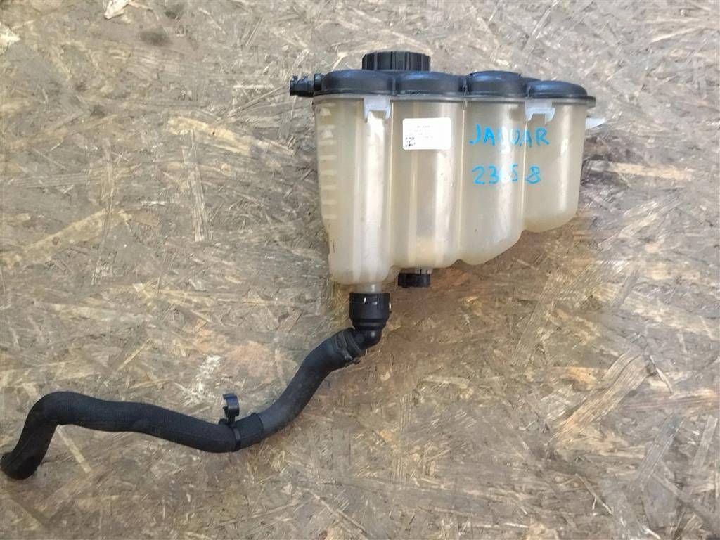 бачок расширительный Jaguar F-Pace 1 поколение X761 2018, 3.0 л., дизель, АКПП, передний привод, HX738A080AA, HX738A080AA, T2H19682 - фото №1