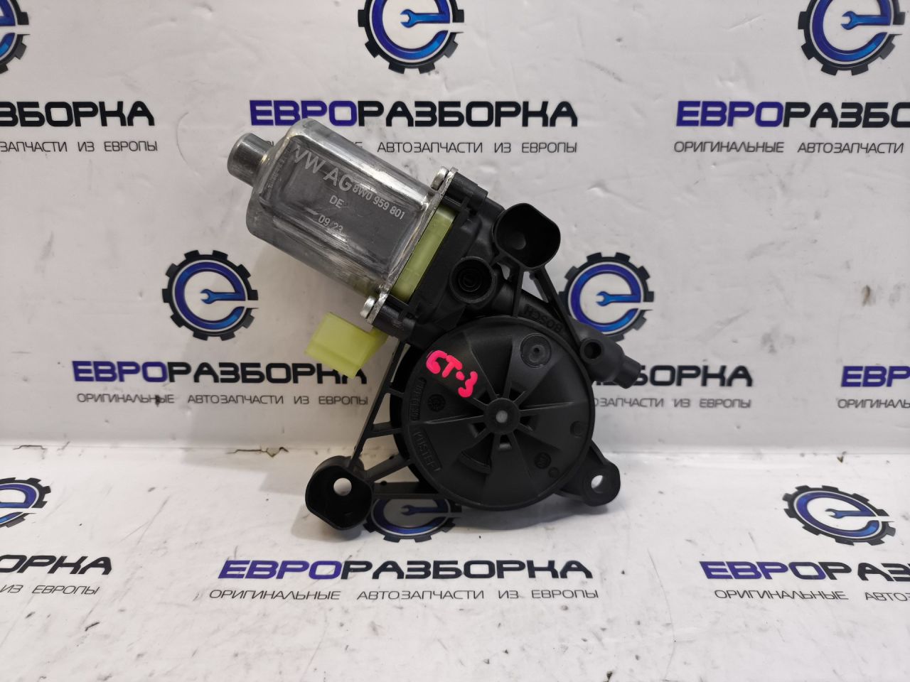 моторчик стеклоподъемника Bentley Continental GT 3 поколение 2023, 4.0 л., CVD, бензин, АКПП, красный, купе, полный привод, правый руль, 8W0959801 - фото №1