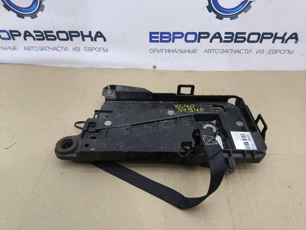 полка аккумулятора Volvo XC40 1 поколение 2020, 1.5 л., бензин, denim blue, правый руль, 32132919, 32132921 - фото №1