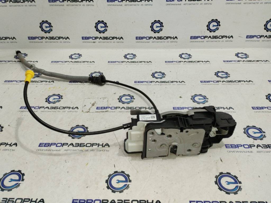 замок двери передней правой Volvo XC40 1 поколение 2020, 1.5 л., бензин, denim blue, правый руль, 31462456 - фото №1